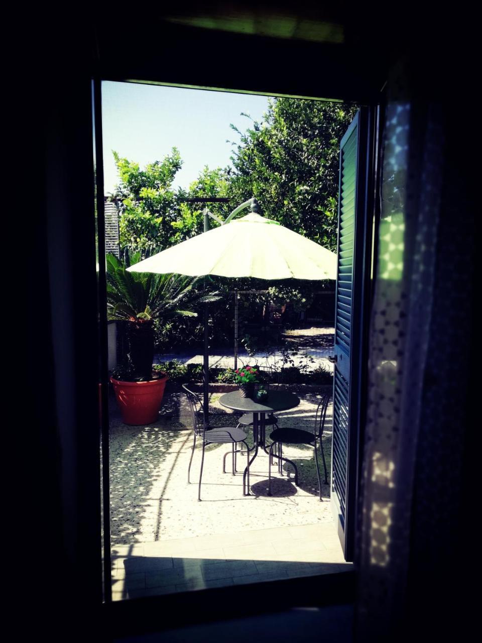 Azalea B&B Наполи Екстериор снимка